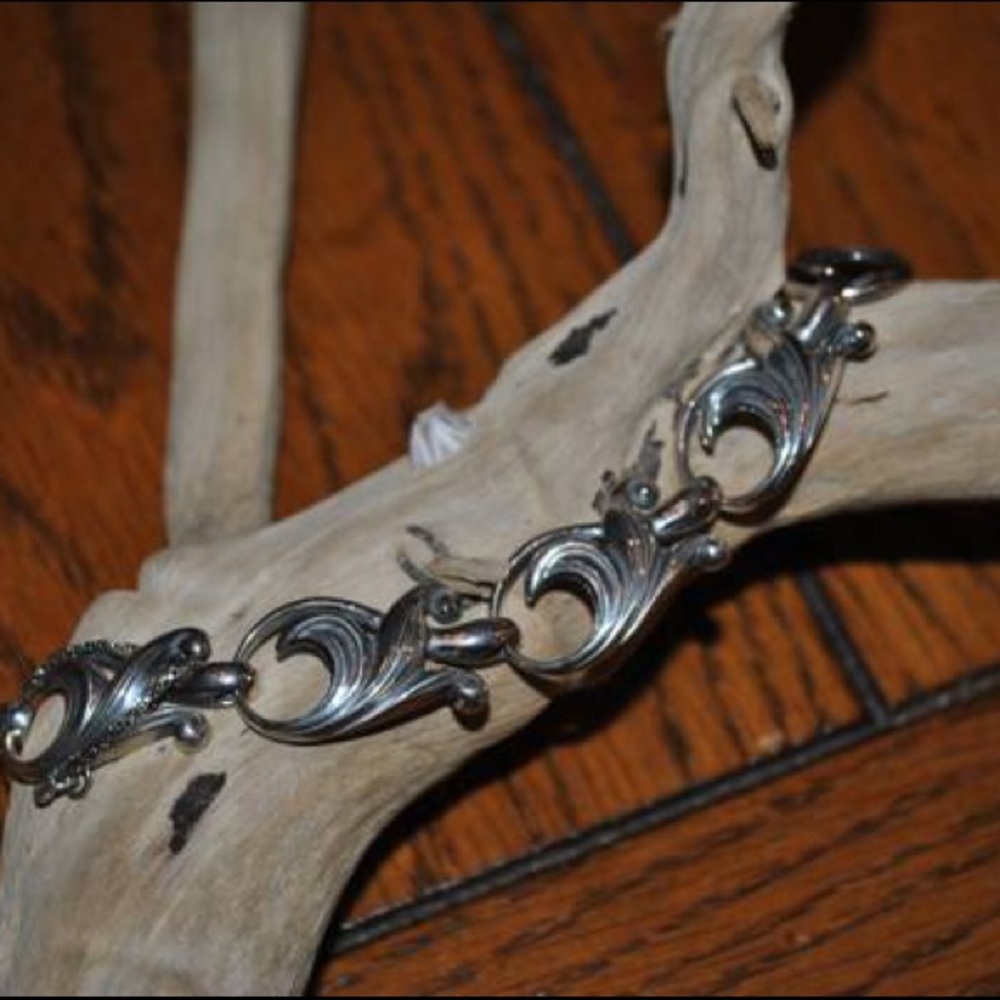 Vintage Style Scroll Link Bracelet